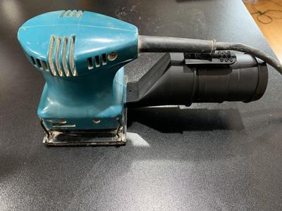 Makita B04550 dust outlet adapter for 2.5" Ridgid shop vac hose