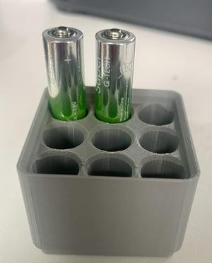 Gridfinity with pin AAA battery storage