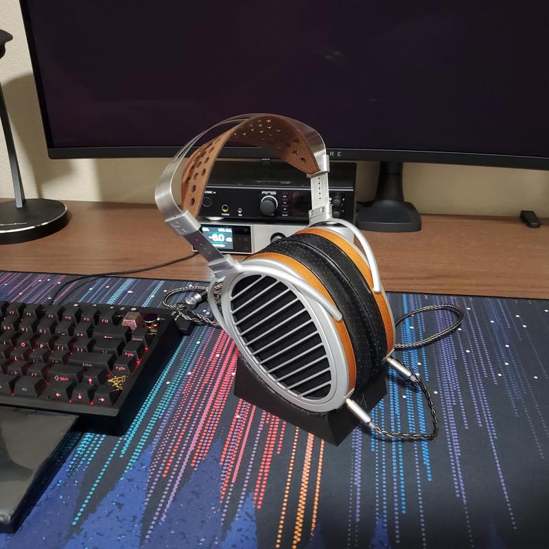 Hifiman HE Stand for Arya, HE1000, and Jade series headphones with Dekoni pads