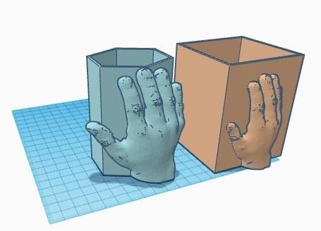 hexagon PEN OLDER WITH HAND  friendly HAND of WEDNESDAY ADAMS- PORTA PENNE CON MANO (VOLUME VUOTO)