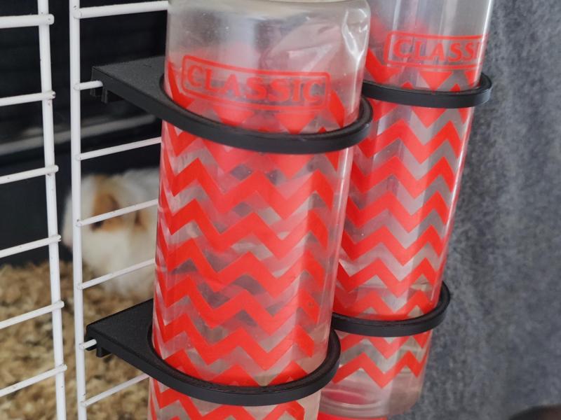 Hydration Station: Easy-Print Water Bottle Holders for Small Pets