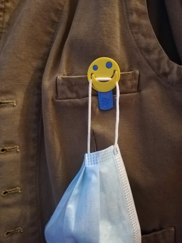 Porter le masque avec sourire