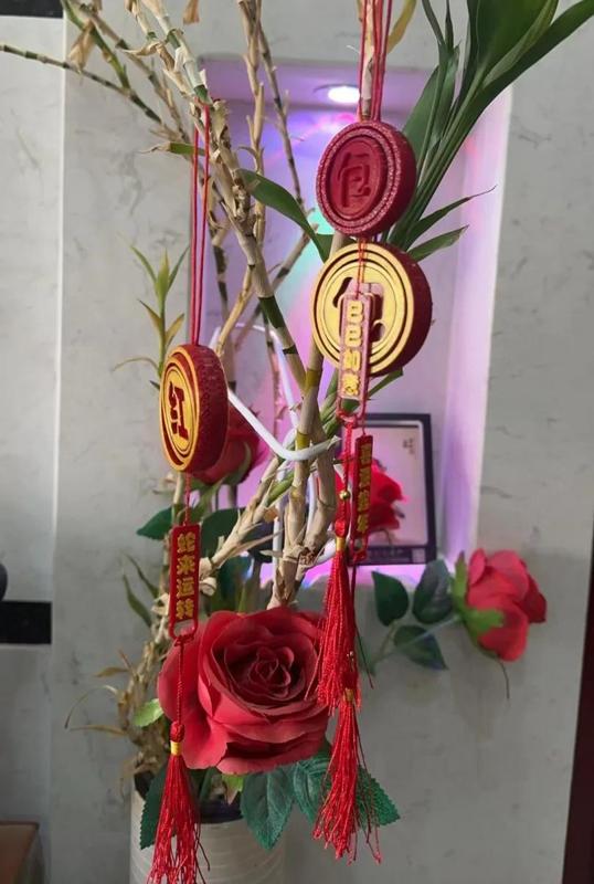 Spin, spin, spin, earn red envelopes! Year of the Snake fidget spinner, auspicious omen pendant, decoration