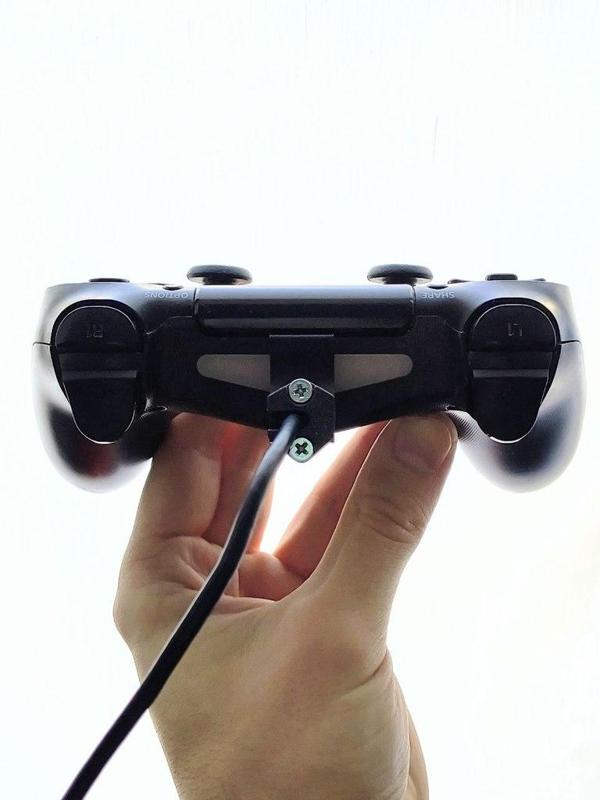 Sony PlayStation DualShock 4 USB Cable Guard - V2 + cable locking cap