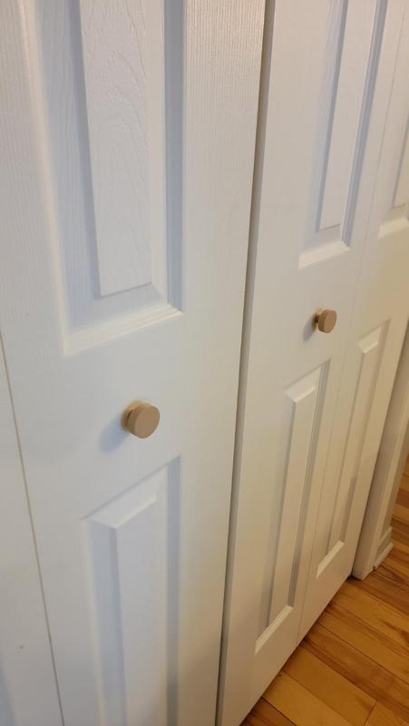 Simple drawer/doorknob