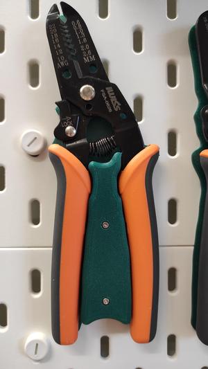 Skadis IWISS FSA-0626 Wire Stripper Holder