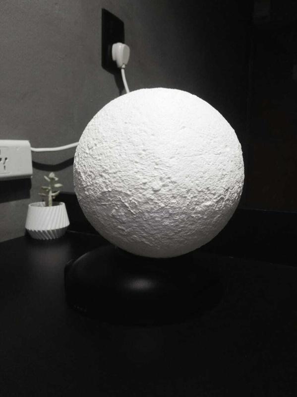 MOON AND EARTH LAMP WITH 3D PRINTED ROTATING BASE