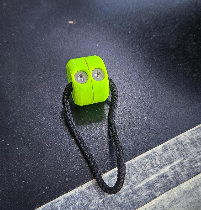 Magnetic clip clamp attachment fabric mount