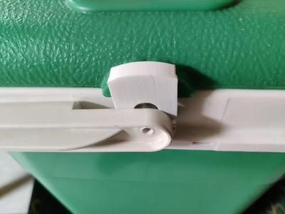 Cool box latch repair part