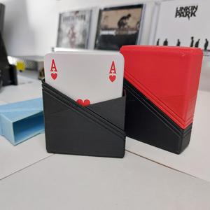 Minimalistic playing card case