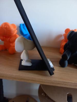 Soporte celular snoopy