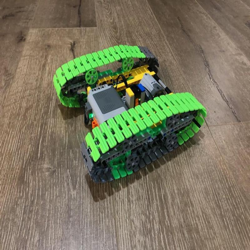 LEGO TECHNIC INSPIRED RC TANK