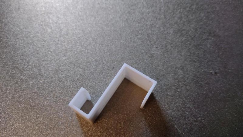 A simple hook for window frame