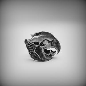 Homa (Griffin) Ring