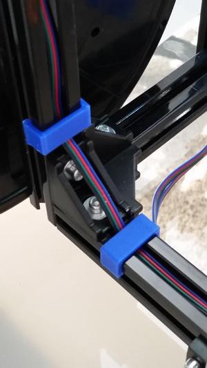 Cube 20x20 wire clip