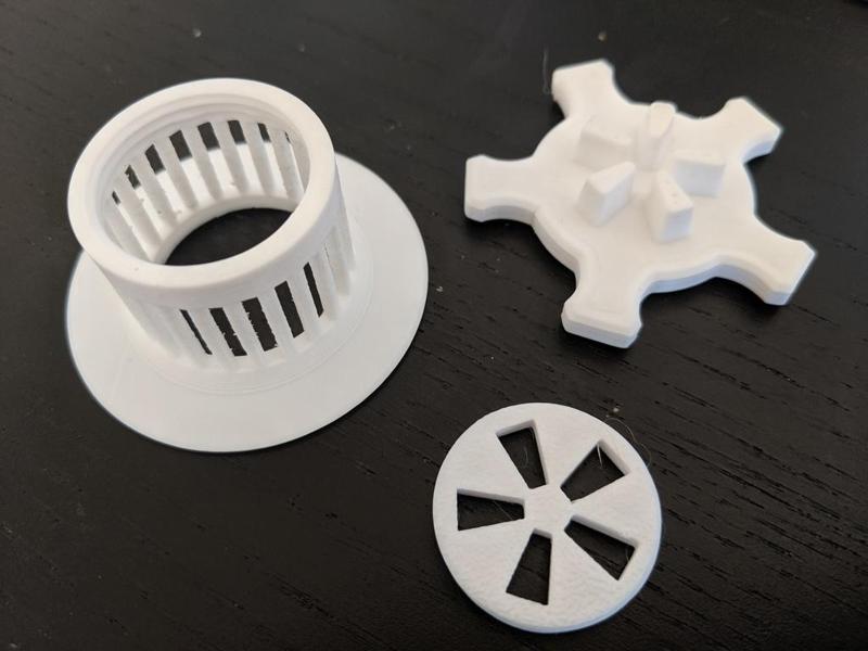 Shower strainer with removable bottom
