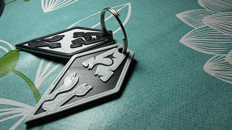 The Elder Scroll Skyrim dragon keychain