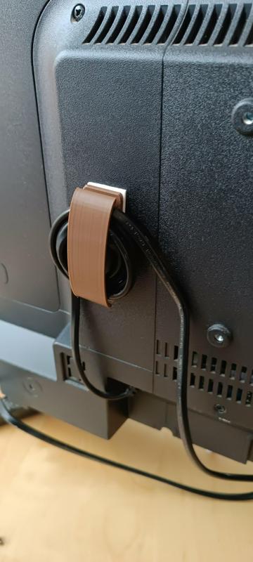 Cable Organizer – Streamlined Cable Management