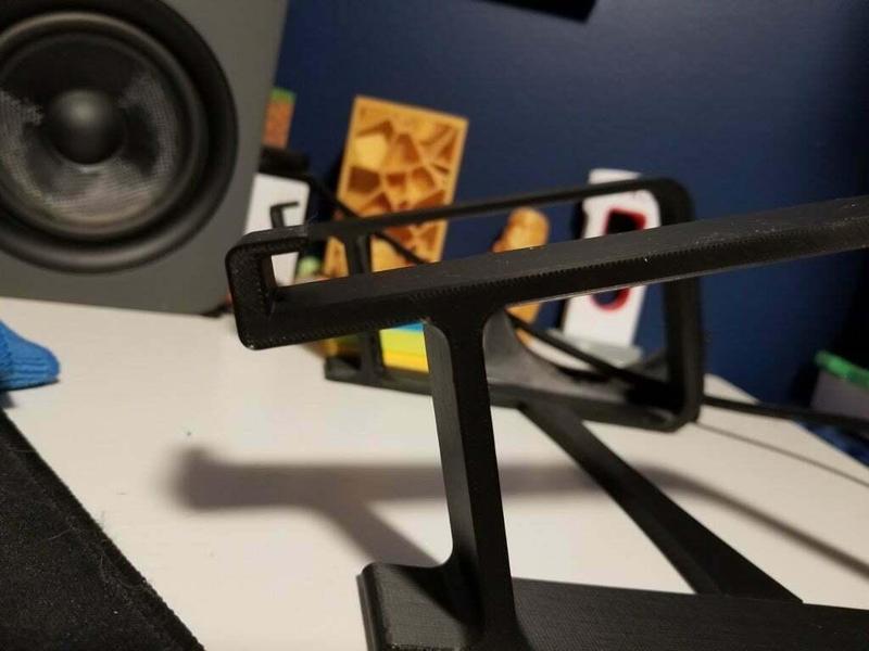 Laptop Stand with lip to hold laptop