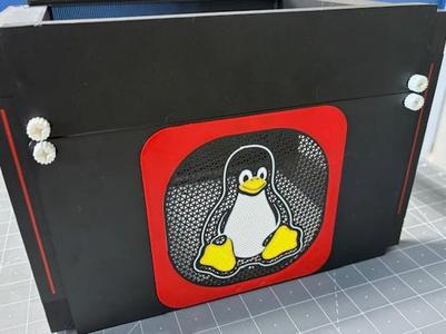Tux / Linux fan grille - [YaMR]