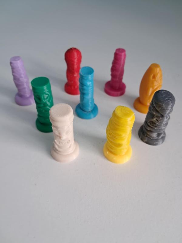 8 counters, totem-style figurines for board games