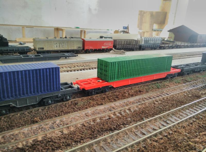 TRAIN: Long container wagon HO 1:87