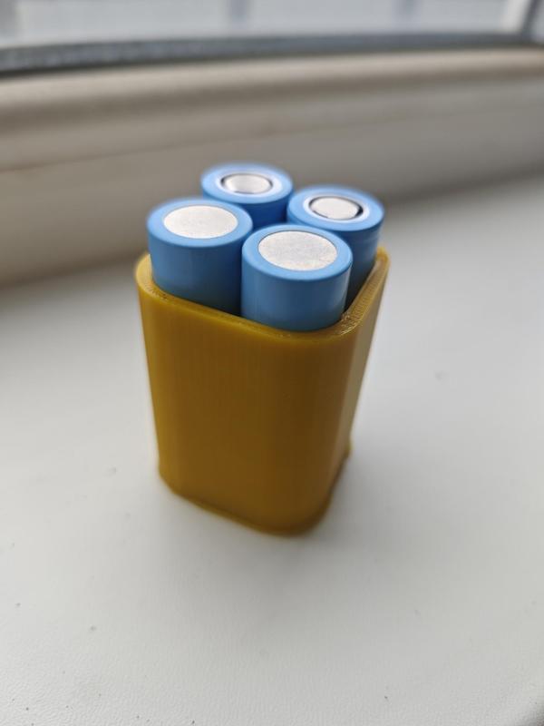 Battery holders for 18650 batteries