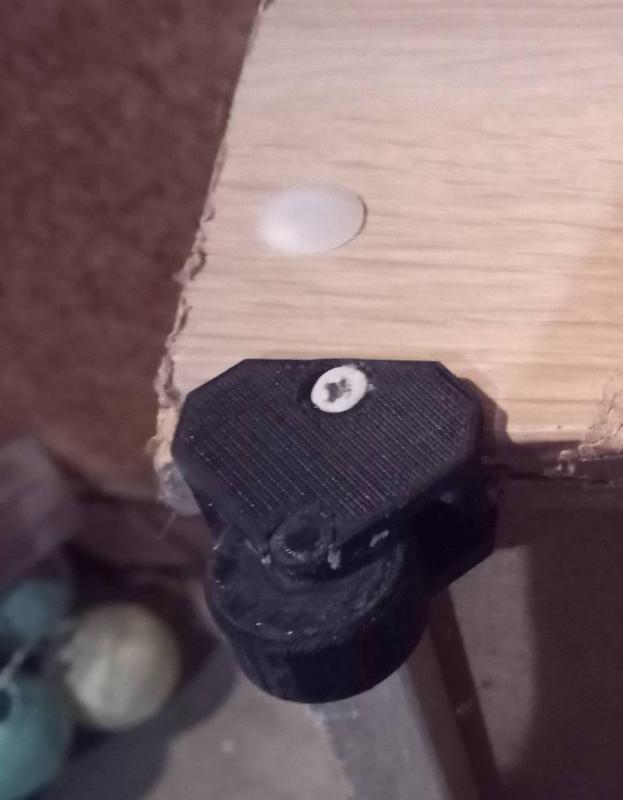 castor wheel for drawer - roulette pour tiroir - ruleta