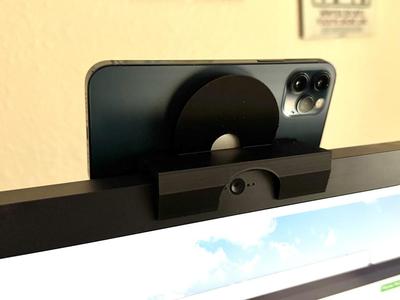 LG UltraFine 5K display iPhone mount for MagSafe