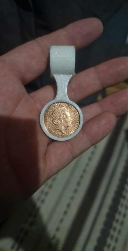 Uk coin holder for target shooting