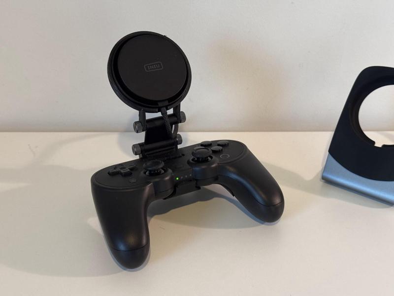 8Bitdo Mobile Gaming Clip x INIU WI213 Magsafe Charger Mount