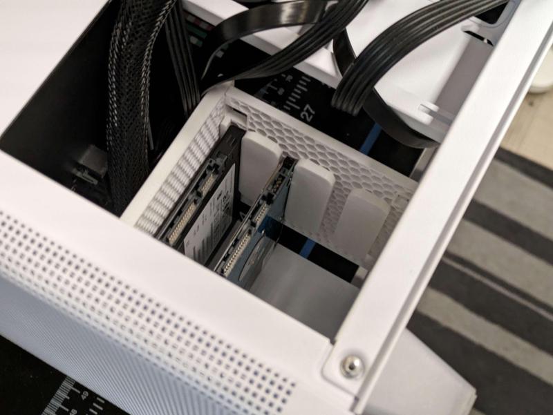 SSD/HDD Storage (AP201)