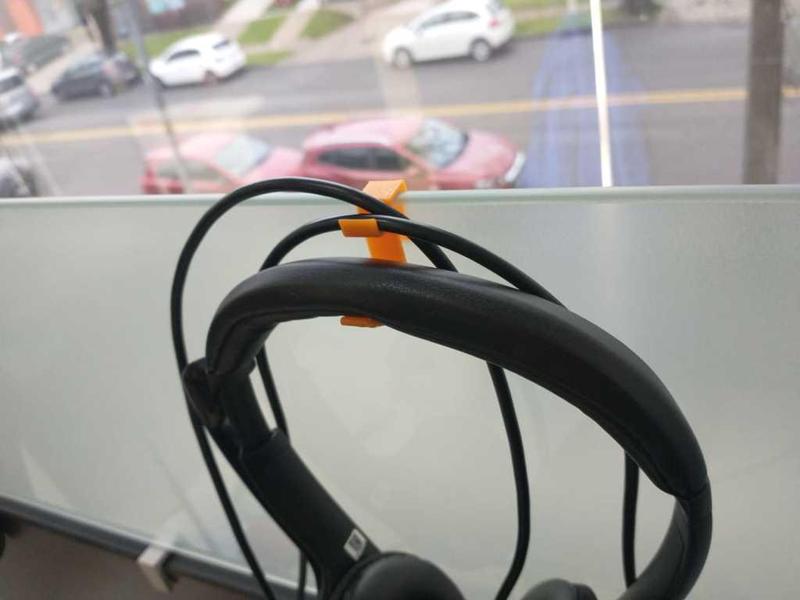 Headphone bracket - glass 7mm thickness