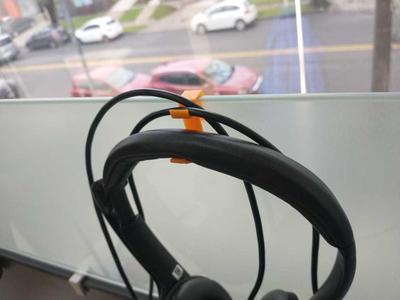 Headphone bracket - glass 7mm thickness