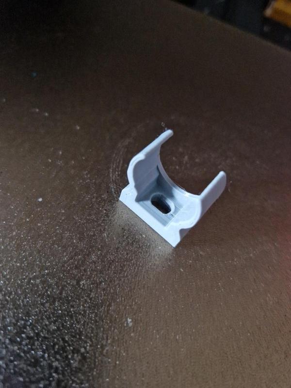 pipe clip M20 / Rohrklemme