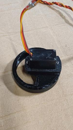 AtomRC Pan camera base - Top mounted servo