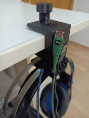 Headphones and Cables Desk Mount
