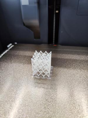Special cube test Eiffel