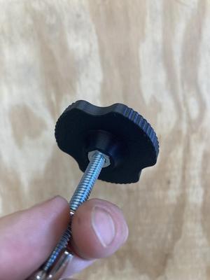 Thumbscrew: 1/4"-20 or universal