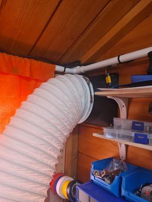 120x120x38mm Extractor fan with duct attachment 