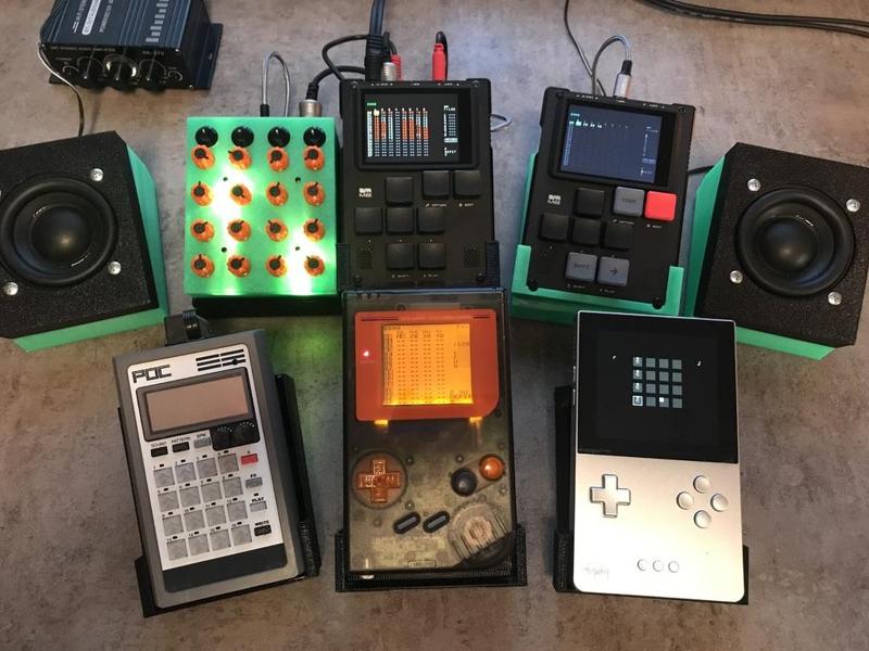 20 Degree stands for Dirtywave M8 Model 01 and 02, Gameboy, PO-33, Analogue Pocket