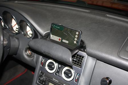 Mercedes-Benz SLK R170 mobile phone holder