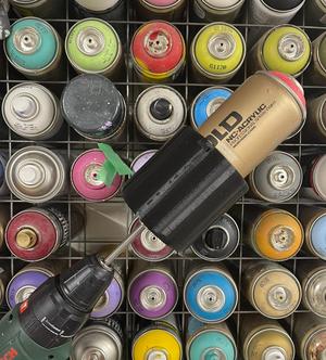 Eccentric spray paint mixer