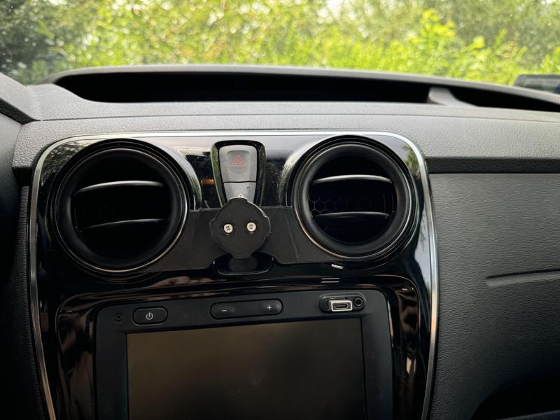 Dacia Dokker Quadlock mount