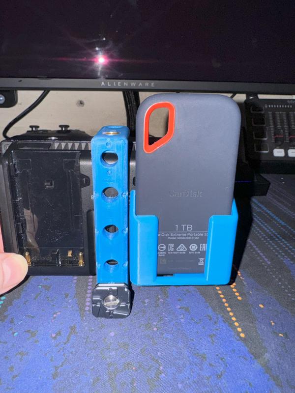 Sandisk Extreme SSD mount on NP-F Battery Cover