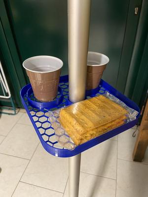 beach table umbrella