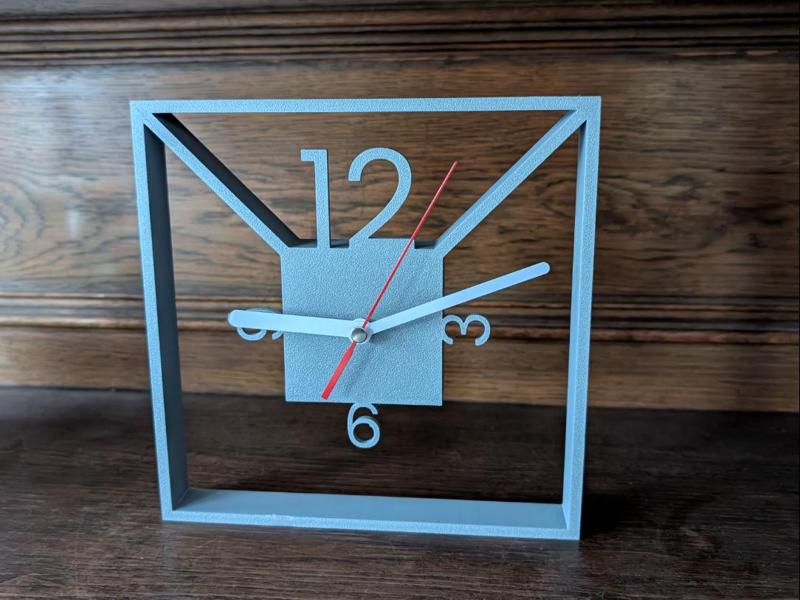 Modern Clock Quadrat