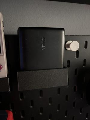 Anker PowerCore 13000 Skadis holder