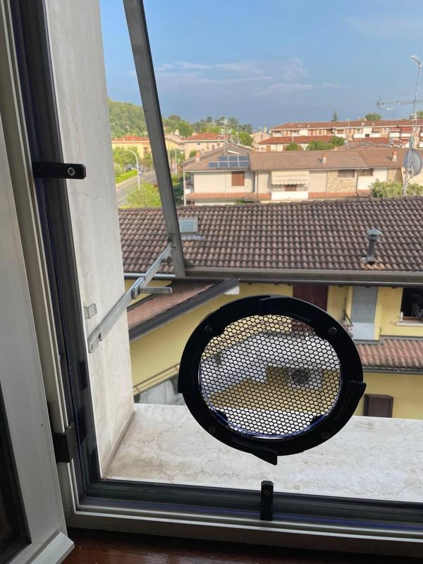 Protection grid air conditioner