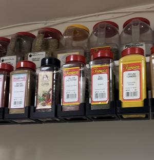 REstaurant Spice container holder